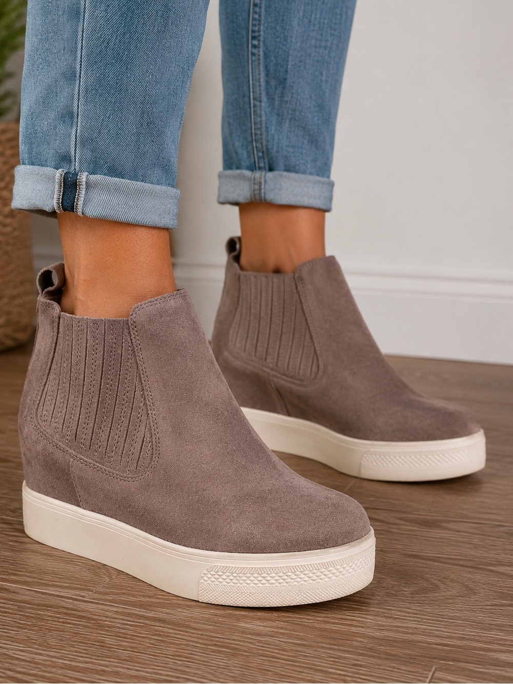 Dolce Vita Shoes Womens 6.5 Slip On Wedge Platfrom Heel Sneaker Gray Suede Boot